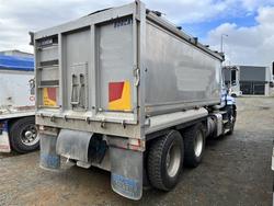 2015 Mack
Granite Tipper With Borcat Trailer