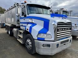 2015 Mack
Granite Tipper With Borcat Trailer