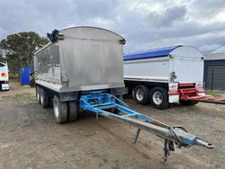 2015 Mack
Granite Tipper With Borcat Trailer