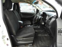 2017 Isuzu
                D-MAX SX