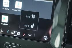 2024 Volvo XC40 Plus B4