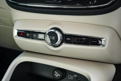 2024 Volvo XC40 Plus B4