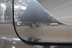 2025 Mitsubishi Outlander LS