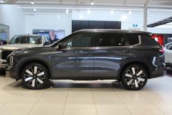 2025 Mitsubishi Outlander LS