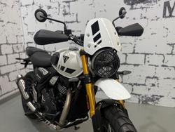 2025 Triumph Scrambler 400 XC Scrambler White
