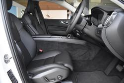2025 Volvo XC60 Plus B5 MY25 AWD Crystal White