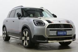 2024 MINI
                Countryman S Favoured