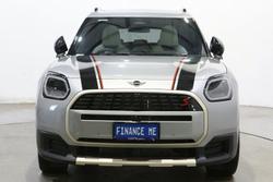2024 MINI
                Countryman S Favoured