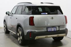 2024 MINI
                Countryman S Favoured