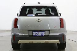 2024 MINI
                Countryman S Favoured