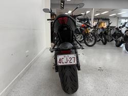 2025 Triumph TRIDENT 660 Red