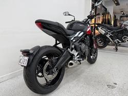 2025 Triumph TRIDENT 660 Red