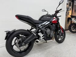 2025 Triumph TRIDENT 660 Red