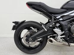 2025 Triumph TRIDENT 660 Red