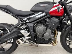 2025 Triumph TRIDENT 660 Red