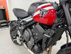 2025 Triumph TRIDENT 660 Red
