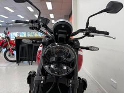 2025 Triumph TRIDENT 660 Red
