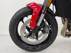 2025 Triumph TRIDENT 660 Red