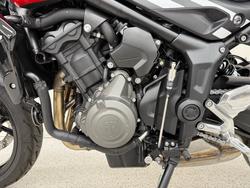 2025 Triumph TRIDENT 660 Red