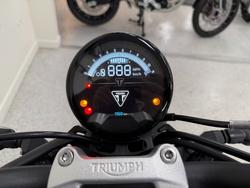 2025 Triumph TRIDENT 660 Red