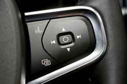 2022 Volvo XC40 Plus B4