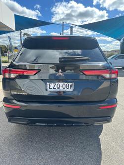2023 Mitsubishi Outlander LS Black Edition