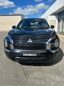 2023 Mitsubishi Outlander LS Black Edition