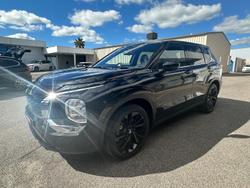 2023 Mitsubishi Outlander LS Black Edition