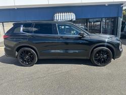 2023 Mitsubishi Outlander LS Black Edition