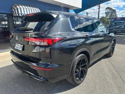 2023 Mitsubishi Outlander LS Black Edition