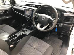 2015 Toyota Hilux Workmate TGN121R 4x2 Glacier White