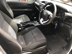 2015 Toyota Hilux Workmate TGN121R 4x2 Glacier White
