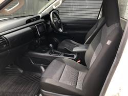 2015 Toyota Hilux Workmate TGN121R 4x2 Glacier White