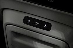 2025 Volkswagen ID. Buzz Pro BEV560