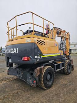 2018 Hyundai R140w-9