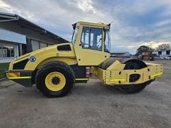 2011 BOMAG Bw216d-4 Smooth Drum Roller Yellow