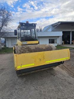 2011 BOMAG Bw216d-4 Smooth Drum Roller Yellow