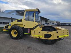 2011 BOMAG Bw216d-4 Smooth Drum Roller Yellow