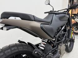 2023 HUSQVARNA SVARTPILEN 401 Black