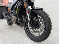 2023 HUSQVARNA SVARTPILEN 401 Black