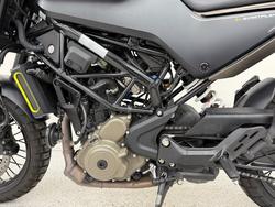 2023 HUSQVARNA SVARTPILEN 401 Black