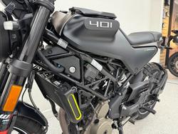 2023 HUSQVARNA SVARTPILEN 401 Black