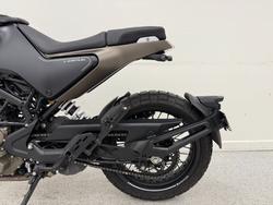 2023 HUSQVARNA SVARTPILEN 401 Black