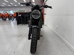 2023 HUSQVARNA SVARTPILEN 401 Black