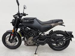 2023 HUSQVARNA SVARTPILEN 401 Black