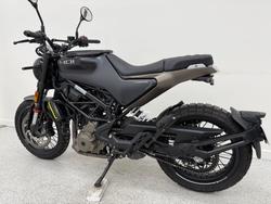 2023 HUSQVARNA SVARTPILEN 401 Black