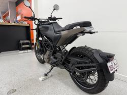 2023 HUSQVARNA SVARTPILEN 401 Black