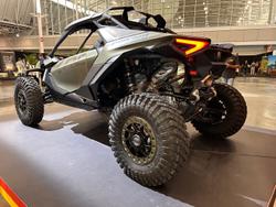 2025 Can-Am MAVERICK R X rc SAS Maverick Green