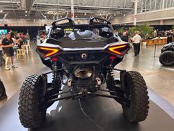2025 Can-Am MAVERICK R X rc SAS Maverick Green