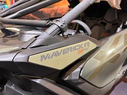 2025 Can-Am MAVERICK R X rc SAS Maverick Green